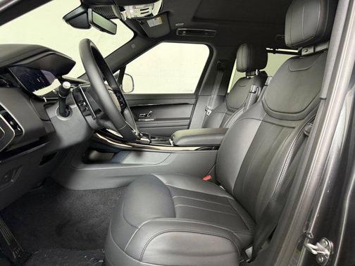 2026 Land Rover Range Rover Sport SE