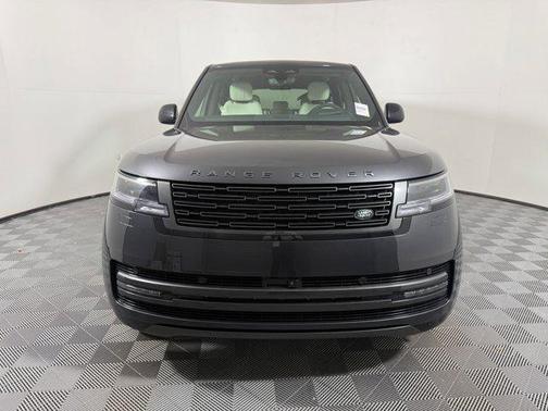 2026 Land Rover Range Rover P400 SE