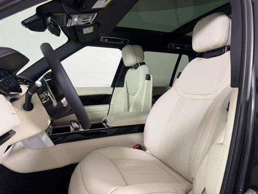 2026 Land Rover Range Rover P400 SE