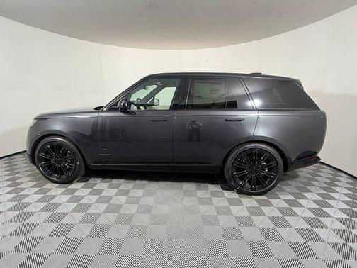 2026 Land Rover Range Rover P400 SE