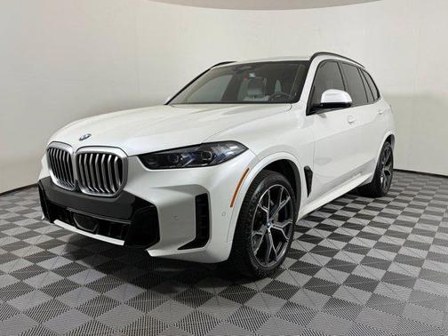 Mineral White Metallic 2025 BMW X5 sDrive40i