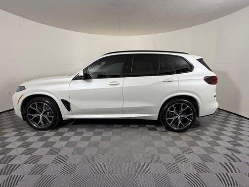Mineral White Metallic 2025 BMW X5 sDrive40i
