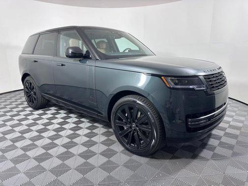 2025 Land Rover Range Rover P550e SE
