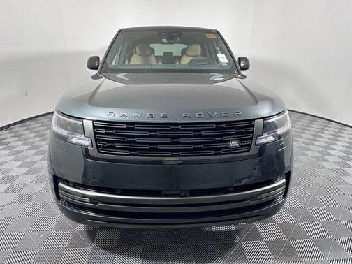 2025 Land Rover Range Rover P550e SE