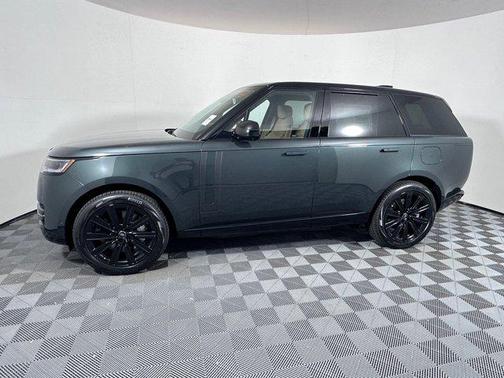 2025 Land Rover Range Rover P550e SE