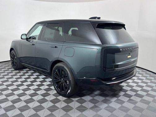 2025 Land Rover Range Rover P550e SE