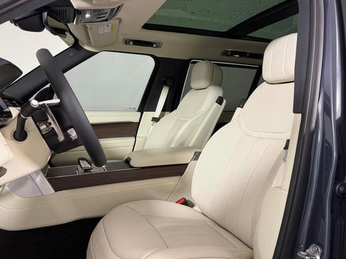 Varesine Blue Metallic 2026 Land Rover Range Rover P400 SE 7 Seat
