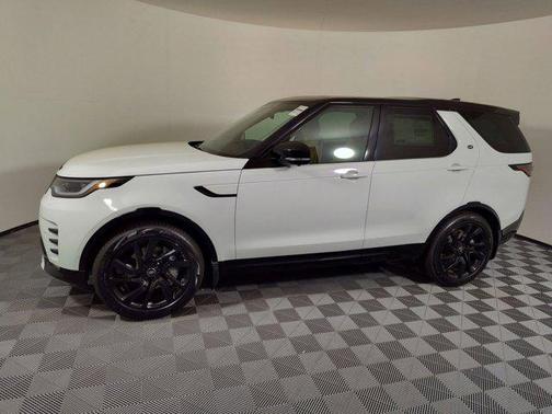 2025 Land Rover Discovery P300 Dynamic SE