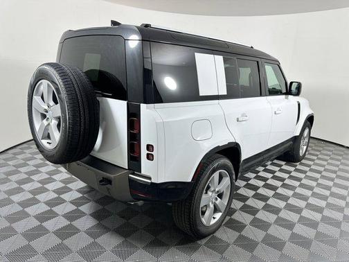 2025 Land Rover Defender 110 P400 X-Dynamic SE