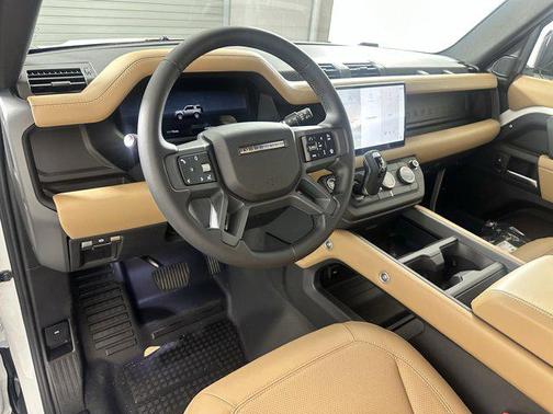 2025 Land Rover Defender 90 P400 X-Dynamic SE