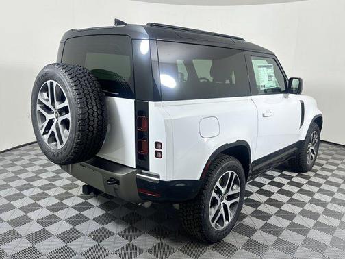 2025 Land Rover Defender 90 P400 X-Dynamic SE