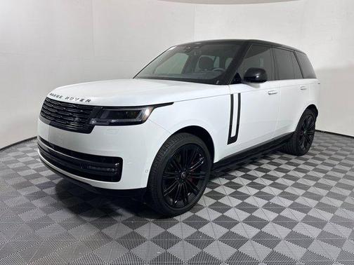 2025 Land Rover Range Rover P400 SE