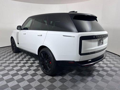 2025 Land Rover Range Rover P400 SE