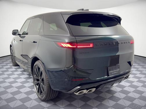British Racing Green in Gloss Finish 2027 Land Rover Range Rover Sport SE