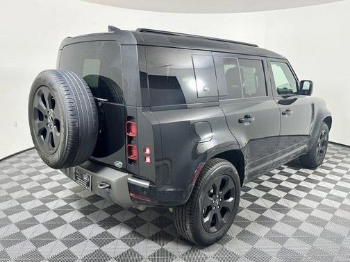 2023 Land Rover Defender 110 X-Dynamic SE