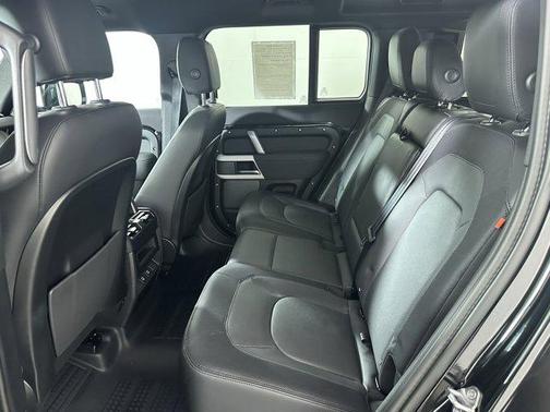 2023 Land Rover Defender 110 X-Dynamic SE