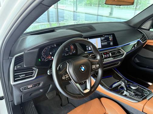 Mineral White Metallic 2021 BMW X5 xDrive40i