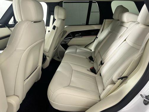 2025 Land Rover Range Rover P550e SE