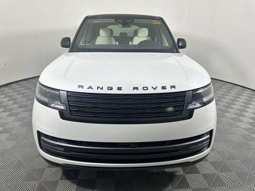 2025 Land Rover Range Rover P550e SE