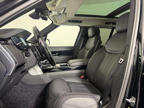 2025 Land Rover Range Rover P400 SE