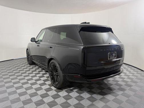 2025 Land Rover Range Rover P400 SE