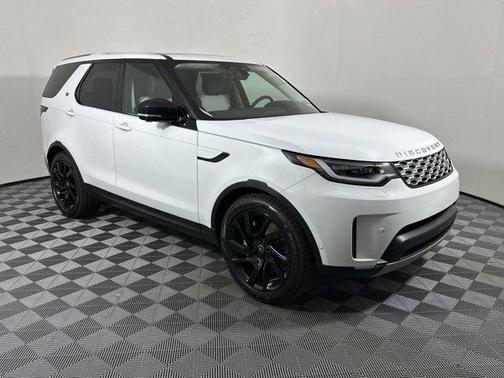 Fuji White 2025 Land Rover Discovery P300 S