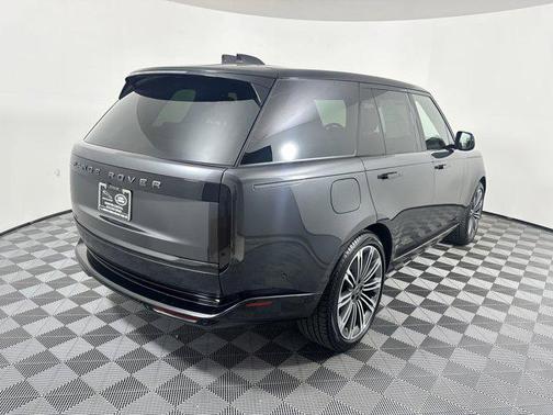 2024 Land Rover Range Rover P530 SE