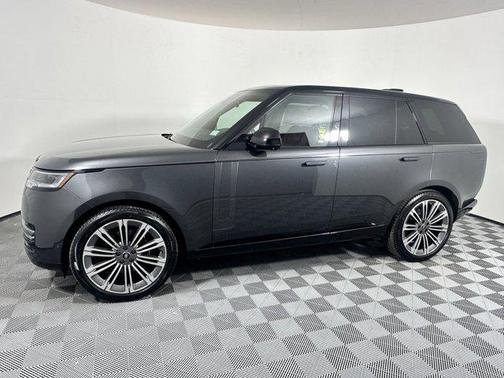 2024 Land Rover Range Rover P530 SE