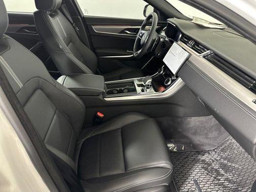 2024 Jaguar XF R-Dynamic SE