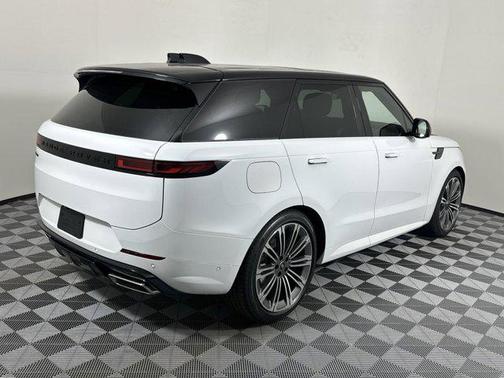 2025 Land Rover Range Rover Sport SE