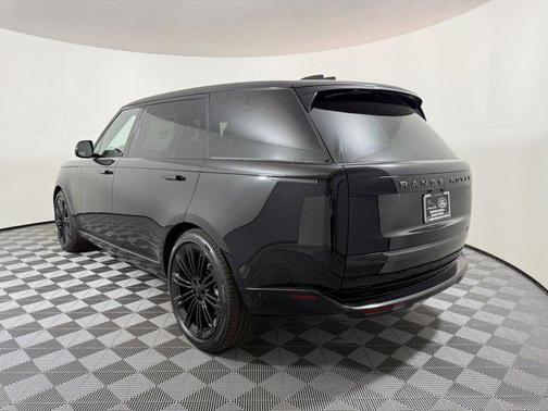 2026 Land Rover Range Rover P530 SE 7 Seat