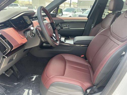 2025 Land Rover Range Rover Sport SE