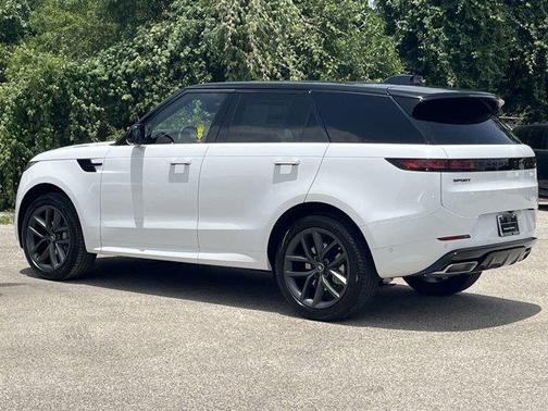 2025 Land Rover Range Rover Sport SE