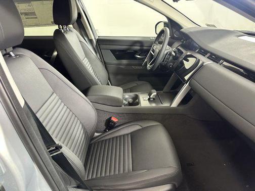 2025 Land Rover Discovery Sport S