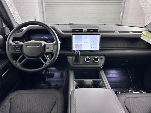 2025 Land Rover Defender 110 P400 S