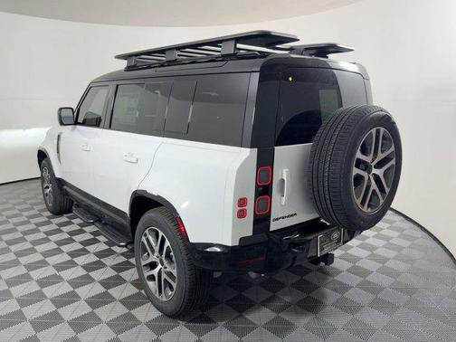 2026 Land Rover Defender P400 X-Dynamic SE