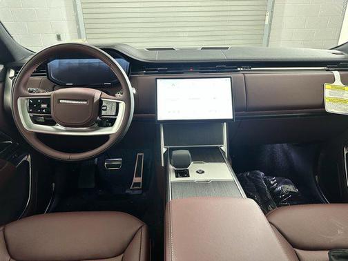 2025 Land Rover Range Rover P530 SE