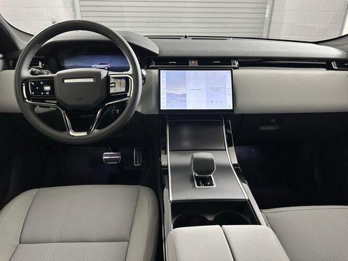 2026 Land Rover Range Rover Velar P250 SE R-Dynamic