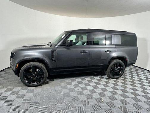 2025 Land Rover Defender 130 P400 X-Dynamic SE