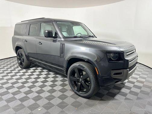 2025 Land Rover Defender 130 P400 X-Dynamic SE