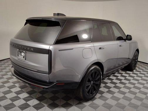 2025 Land Rover Range Rover P530 SE