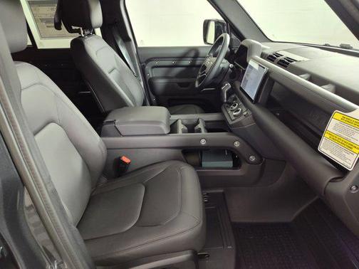 2025 Land Rover Defender 110 P400 S