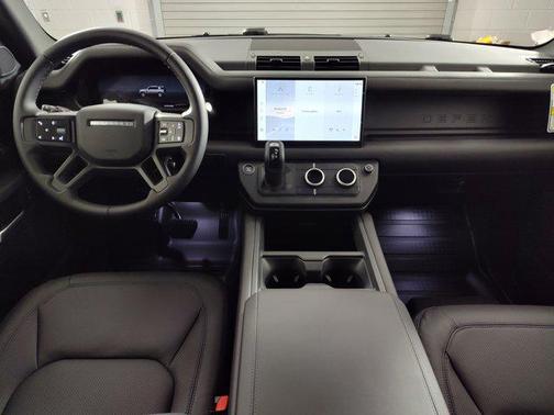2025 Land Rover Defender 110 P400 S