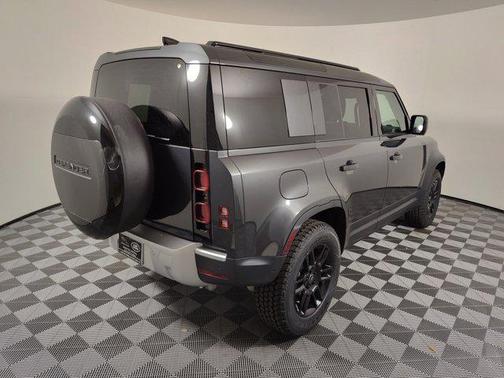 2025 Land Rover Defender 110 P400 S