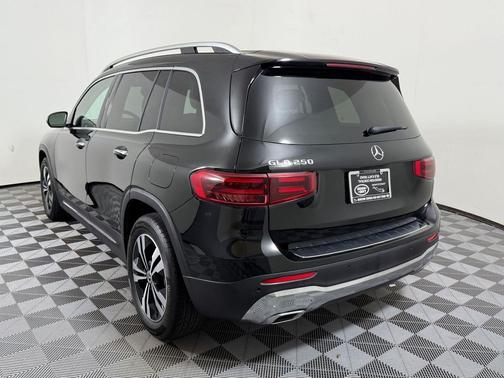 Black 2025 Mercedes-Benz GLB 250 Base