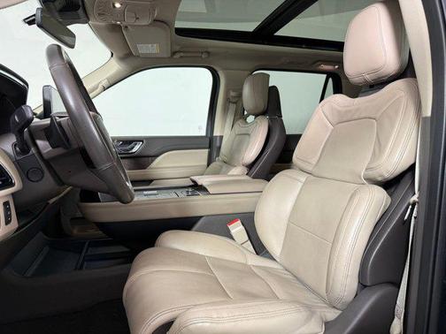 Flight Blue Metallic Clearcoat 2022 Lincoln Navigator Reserve