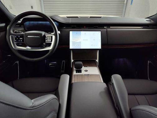 2025 Land Rover Range Rover P530 SE