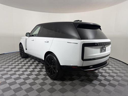 2023 Land Rover Range Rover P530 SE