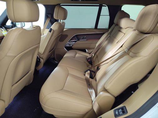 2025 Land Rover Range Rover P530 SE 7 Seat