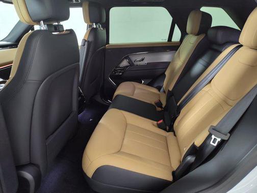 2025 Land Rover Range Rover Sport SE